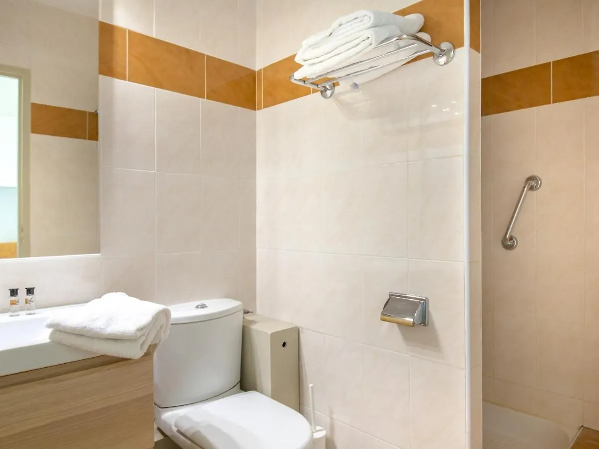 Studio Proche Plage Et Commerces Avec Clim, Wi-Fi Et Balcon - Fr-1-466A-30 Saint-Raphael  Apartment